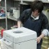 2 - 日本画の学生を中心に行われた岩絵具制作の特別授業