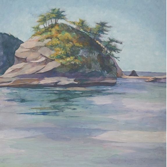 岩島が見える海の風景縦