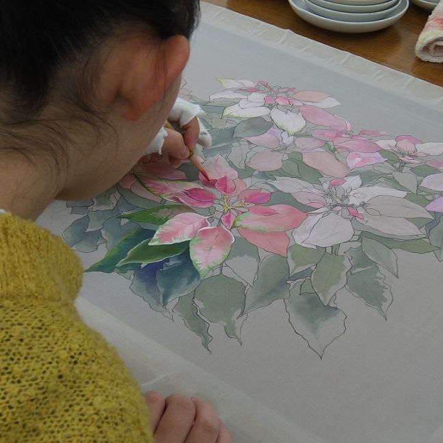 絹制作制作中彩色